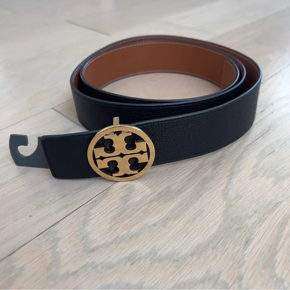 NWOT Classic Tory Logo Belt NWOT Tory Burch Miller 1” Reversible Logo Belt in Black  main image 3
